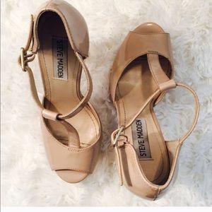 Steve Madden Dyvine Nude & Gold platform heels